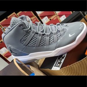 Jordan max aura size 14 grey